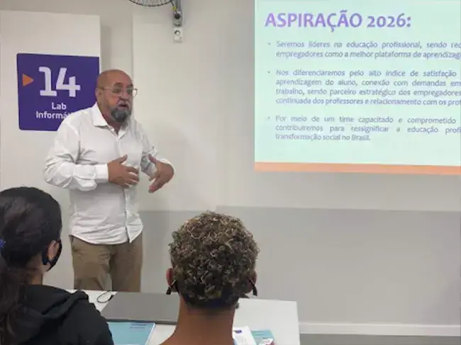 Palestra ministrada por Vitor De Lazzari